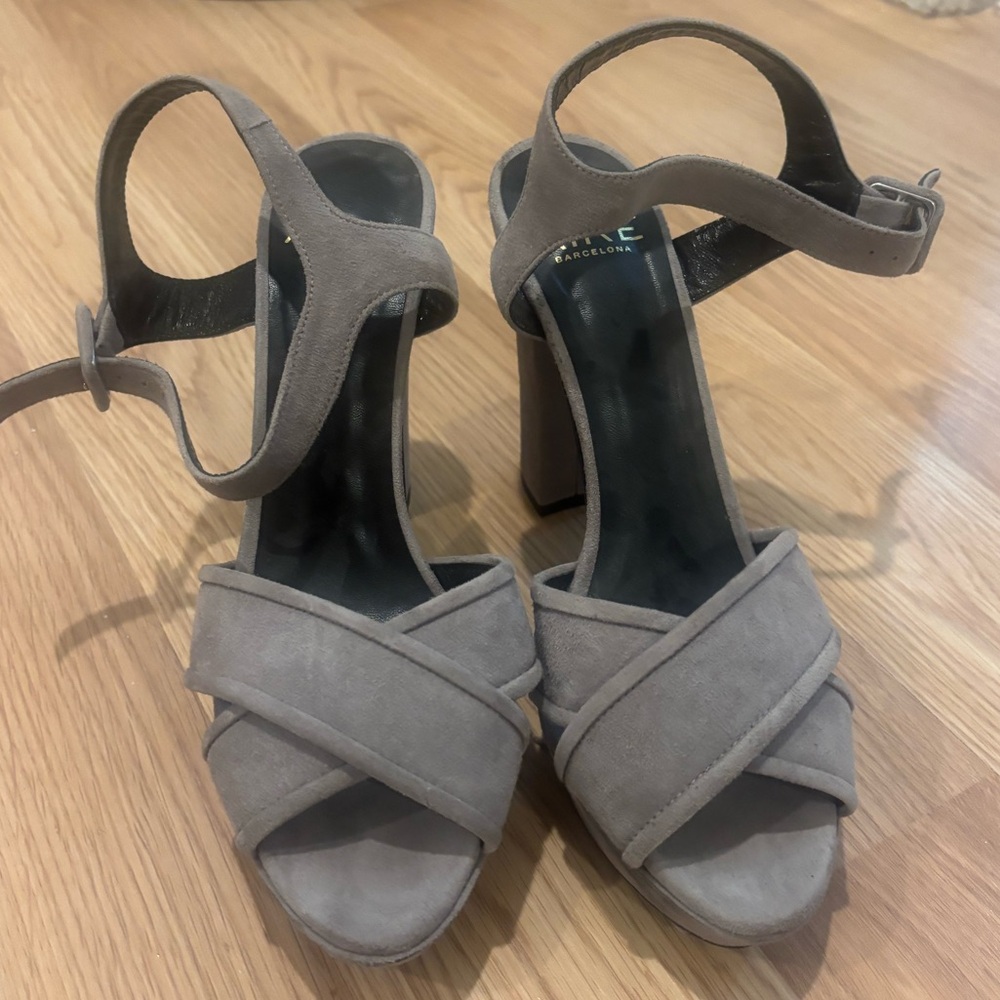 aire barcelona heels